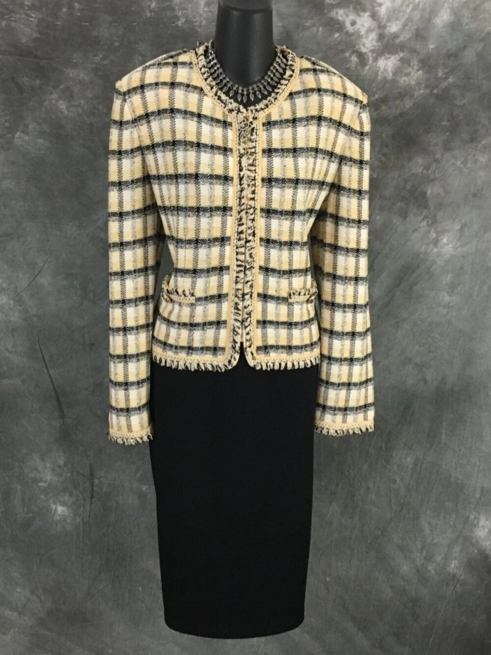 BEAUTIFUL St John collection knit yellow white black multi skirt suit size 14